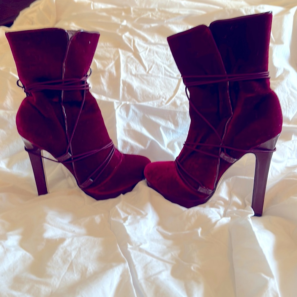 Velvet maroon ankle heeled boots